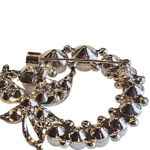 Blue Brooch Pin Faux Pearl Rhinestone Butterfly Silver Tone Wreath with Gift Box - Picture 5 of 8